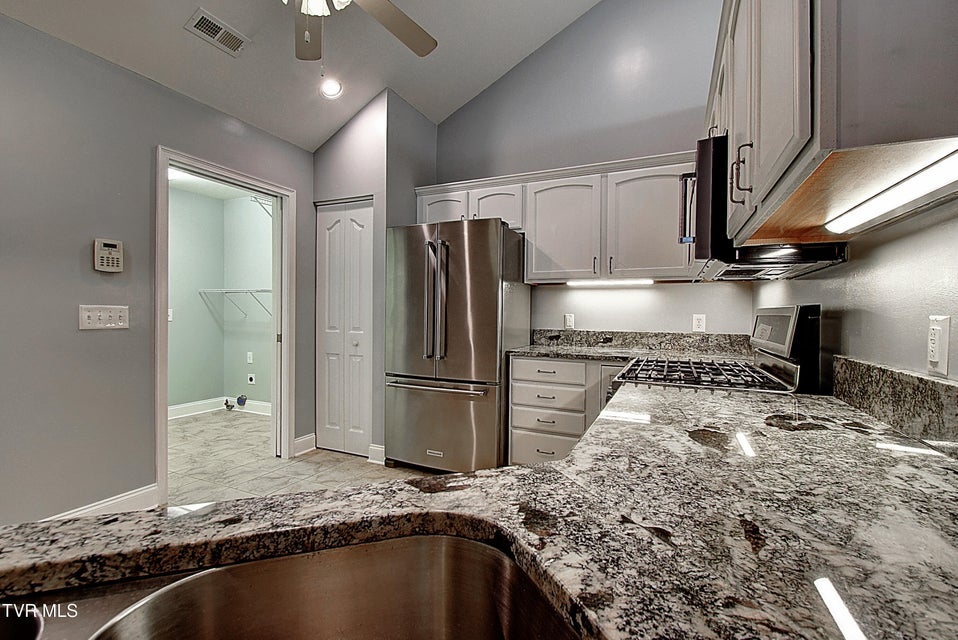 Photo #23: 152 Avonlea Place