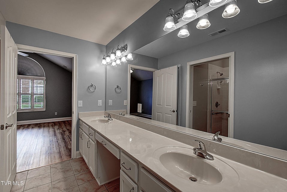 Photo #31: 152 Avonlea Place