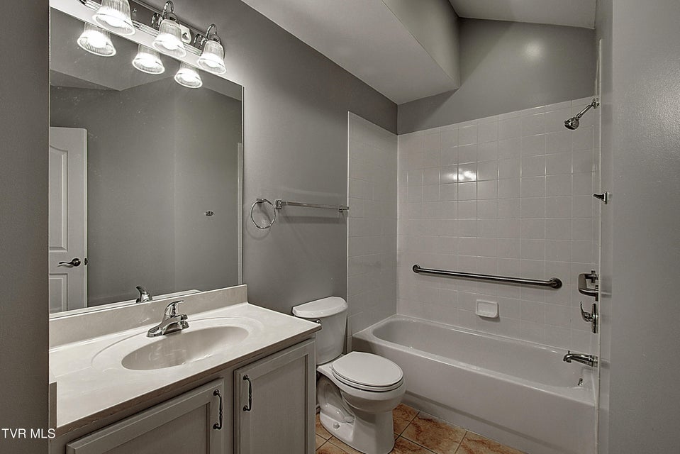Photo #37: 152 Avonlea Place