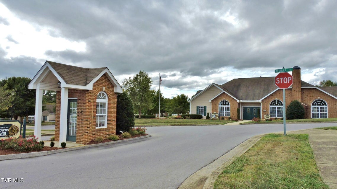 Photo #52: 152 Avonlea Place