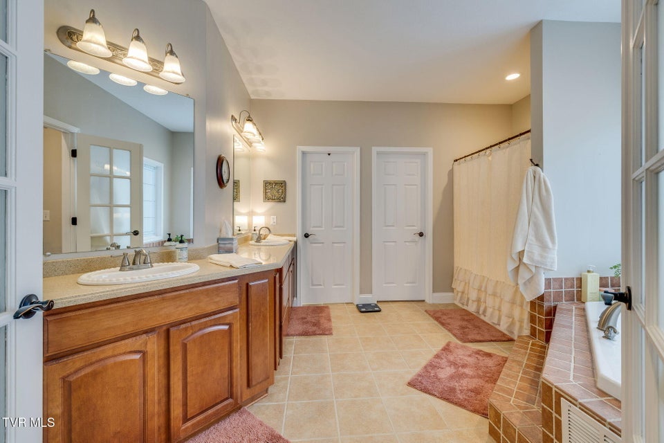 Photo #21: 106 Stone Ridge Court