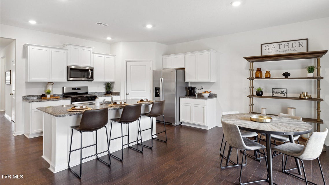 Photo #4: 812 Pinhoti Street 