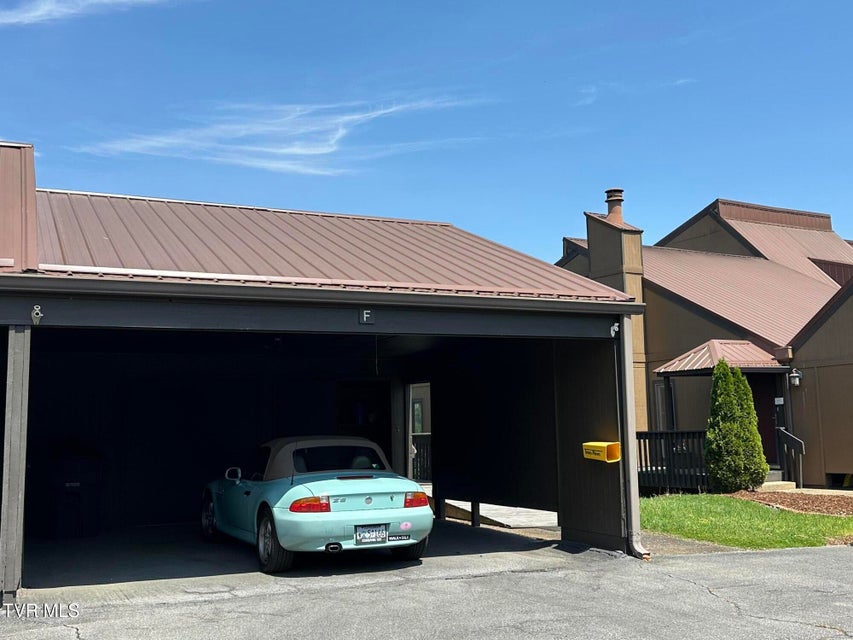 Photo #4: 544 Fleetwood Drive