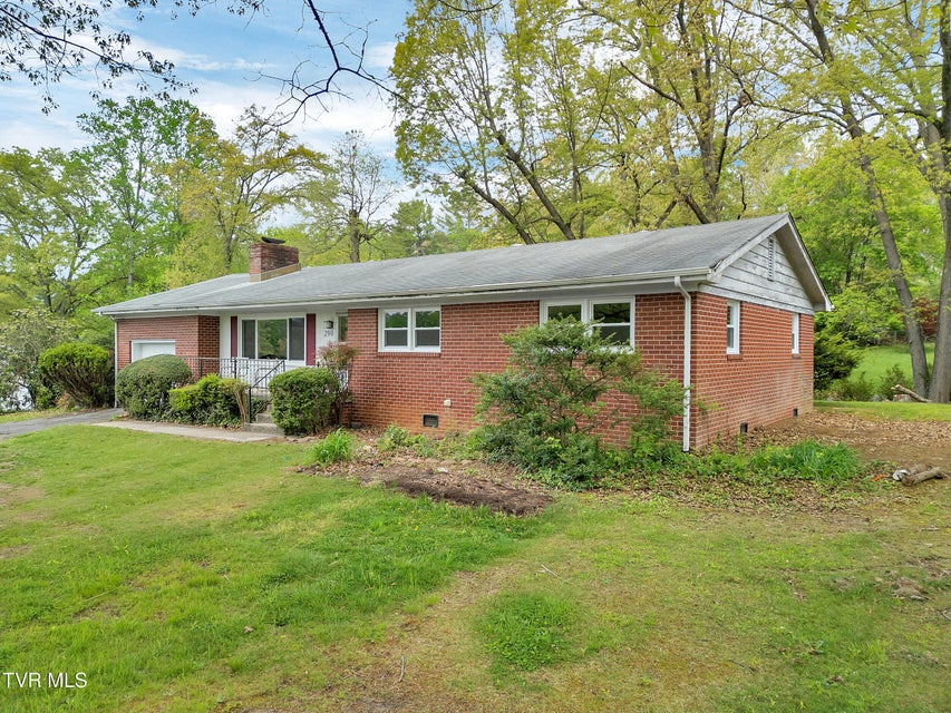 Photo #3: 290 Valley Drive