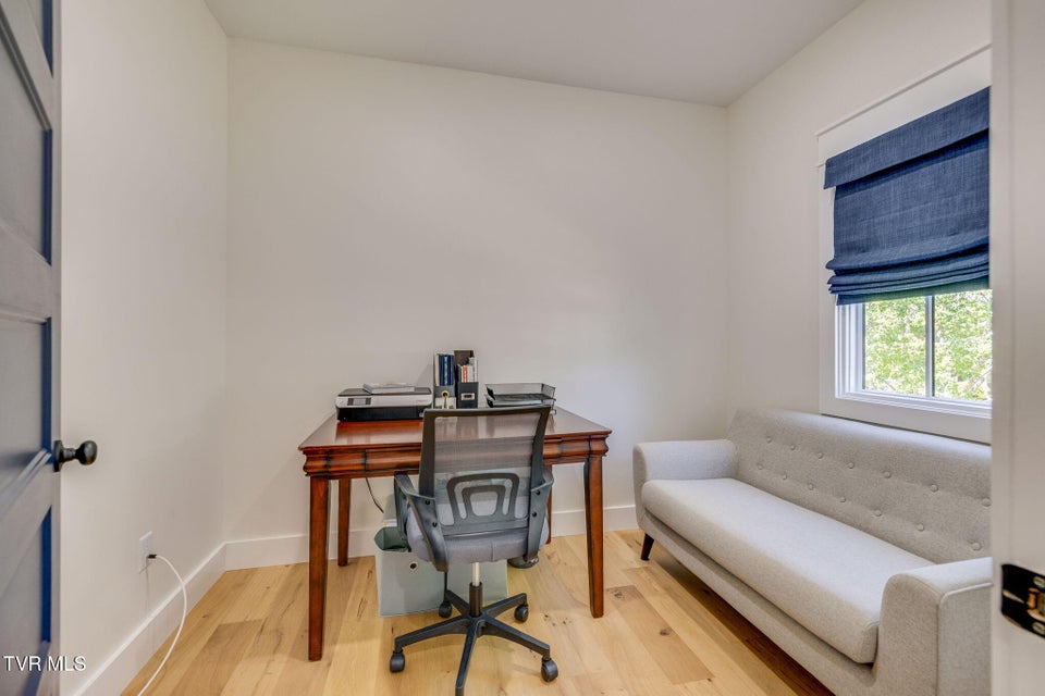 Photo #6: 423 Maple Street
