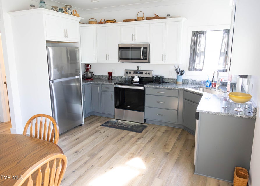 Photo #7: 2834 Mccoy Street