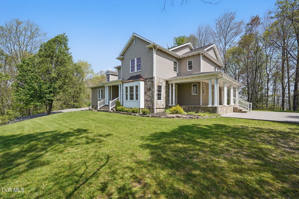 Photo #7: 500 Ridge Avenue