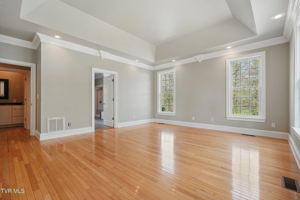 Photo #29: 500 Ridge Avenue