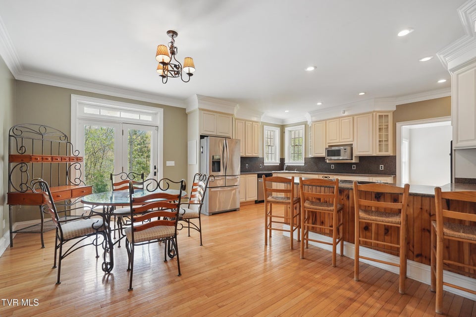 Photo #5: 500 Ridge Avenue