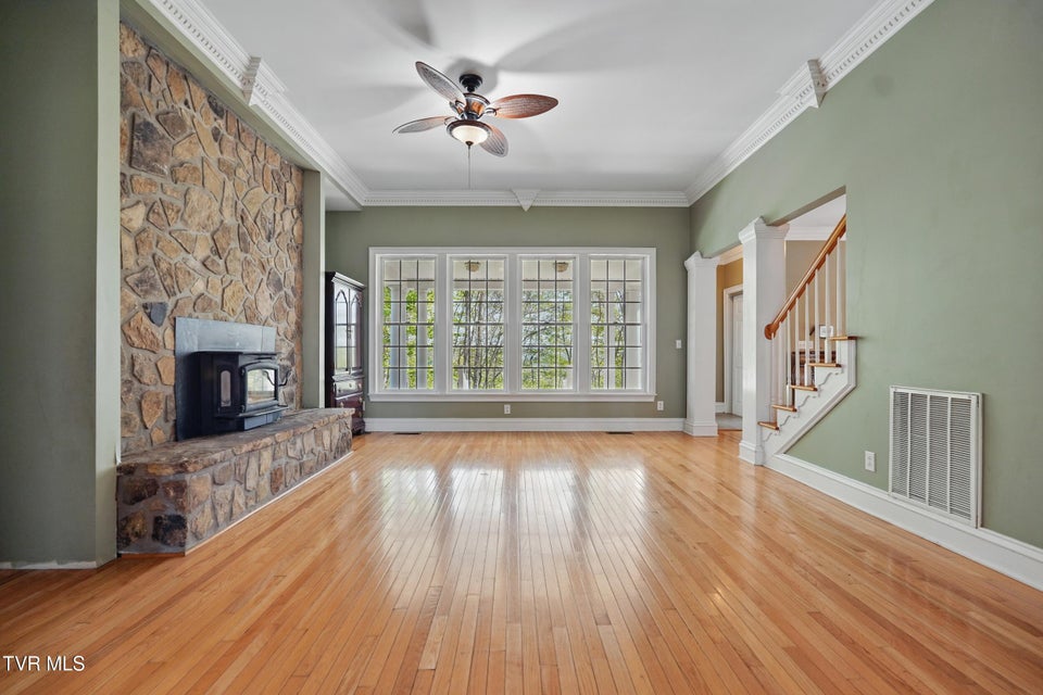 Photo #4: 500 Ridge Avenue