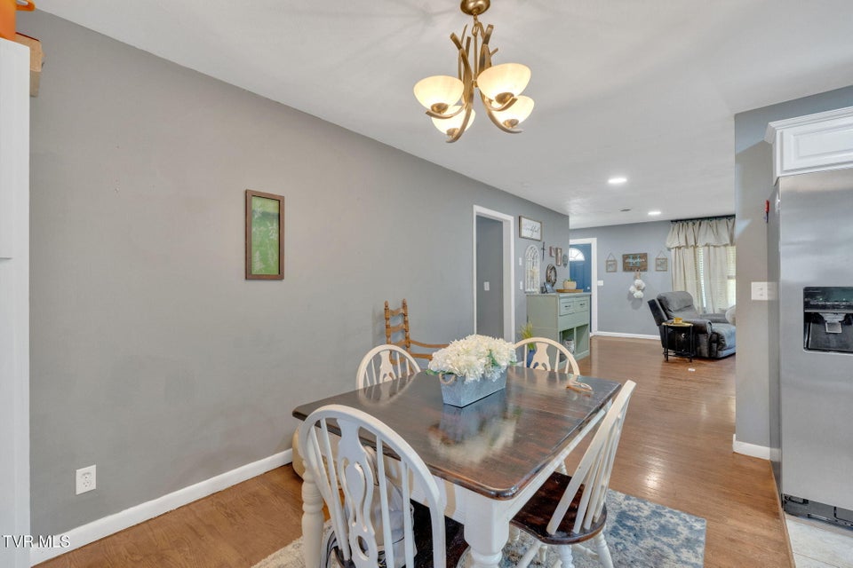 Photo #7: 123 Lincoln Avenue