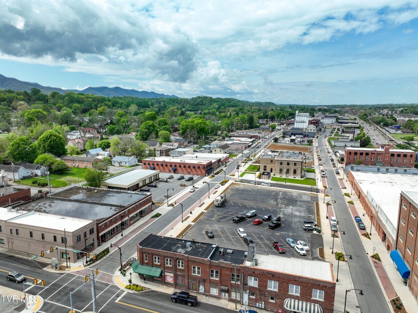 Photo #78: 305 Walnut Street