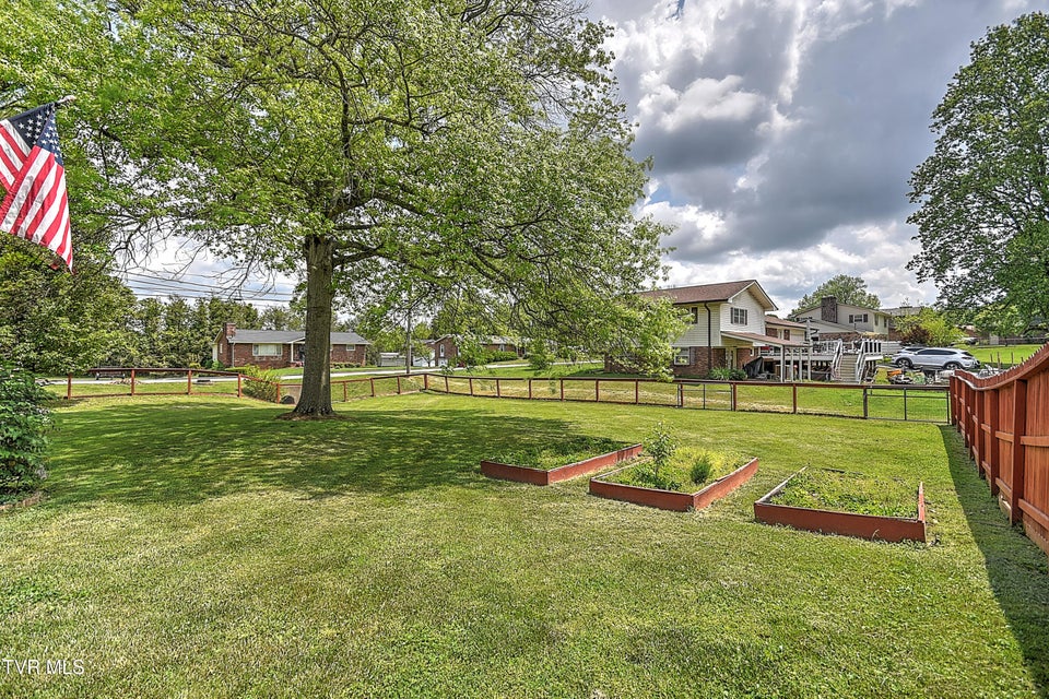 Photo #38: 609 Hollyhill Rd Road