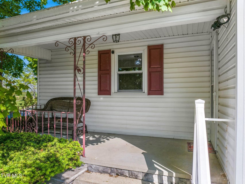 Photo #4: 122 Highland Avenue