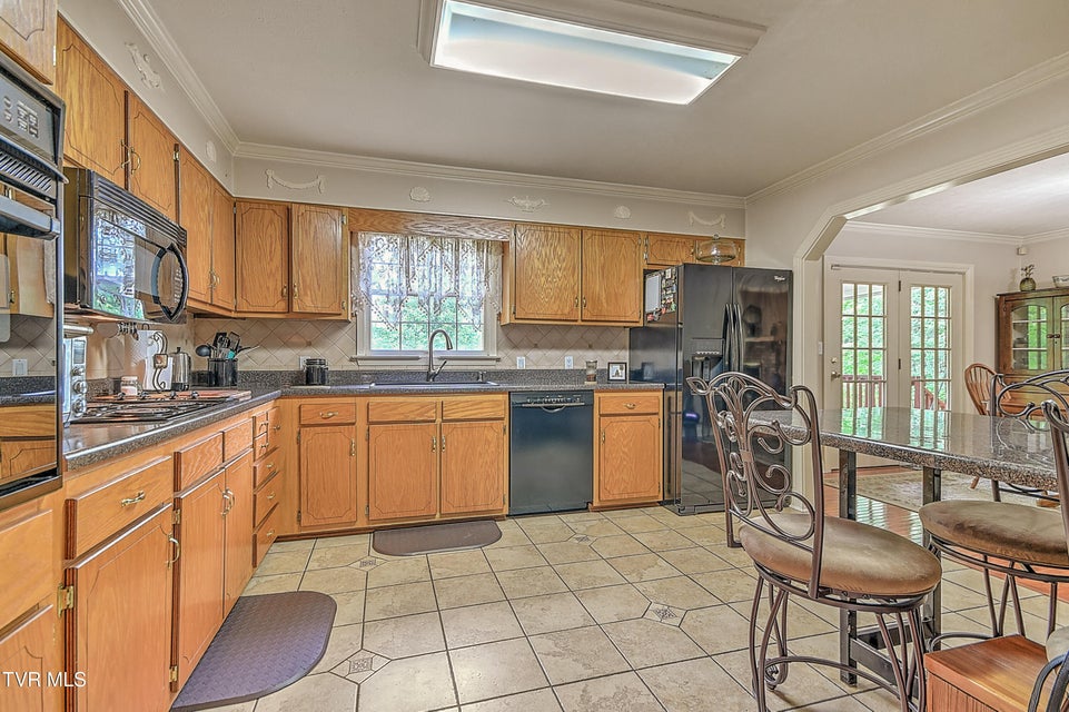 Photo #16: 5401 Kiowa Street