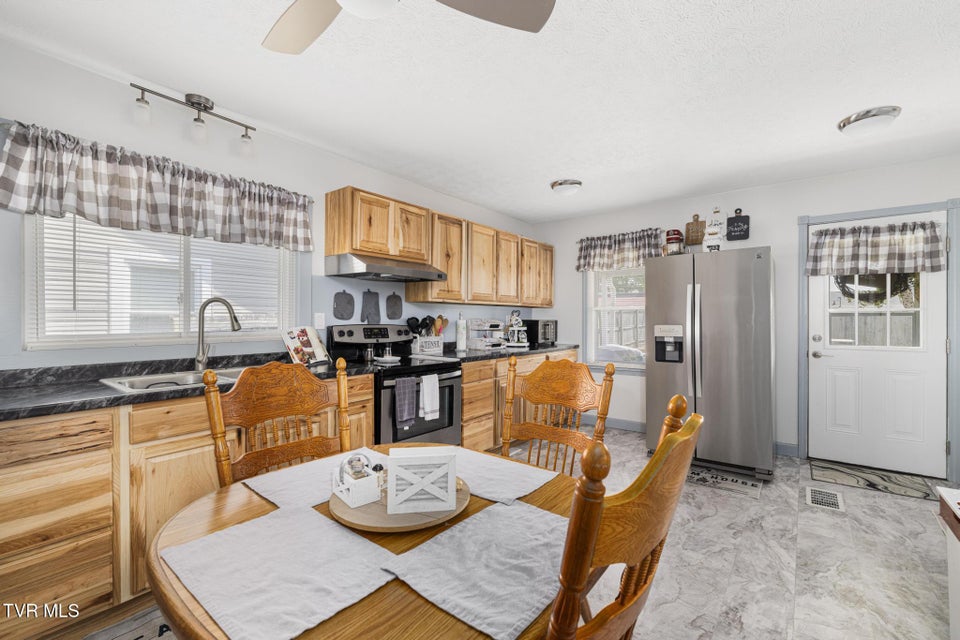 Photo #13: 1267 Chestnut Street