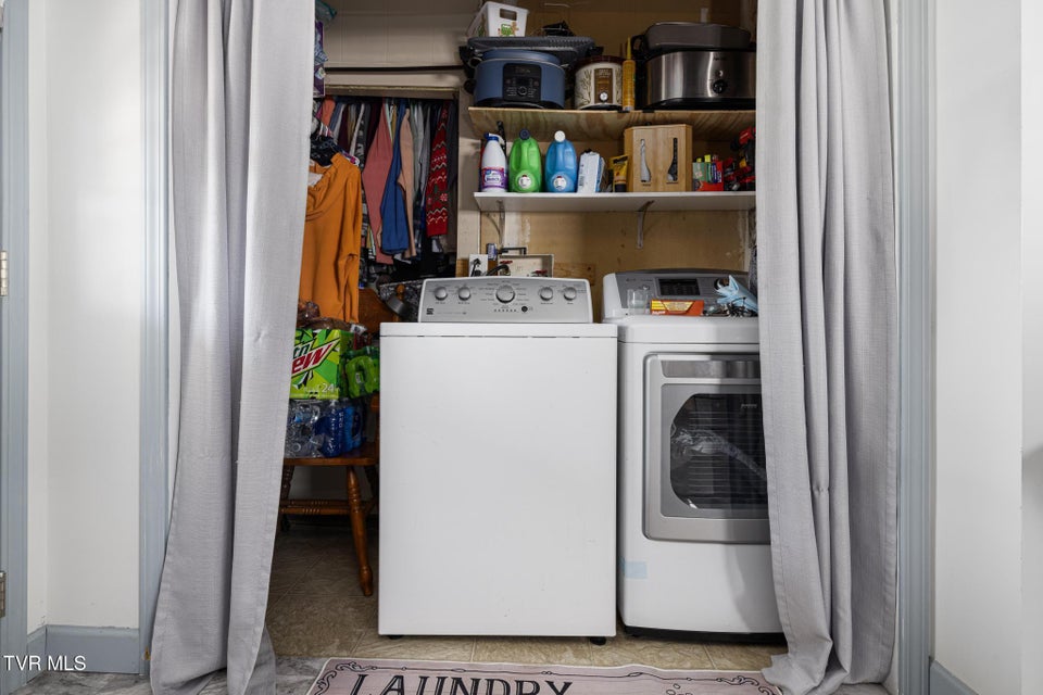 Photo #16: 1267 Chestnut Street