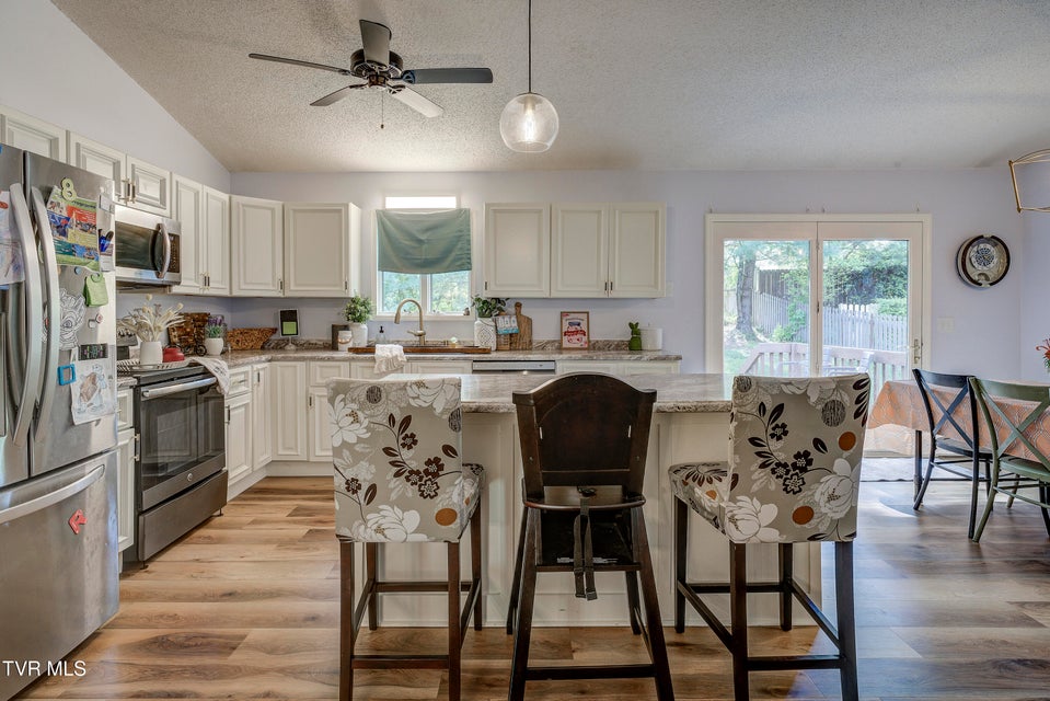 Photo #6: 4105 Bradford Lane