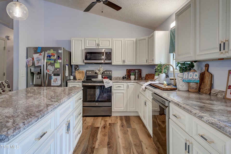 Photo #8: 4105 Bradford Lane