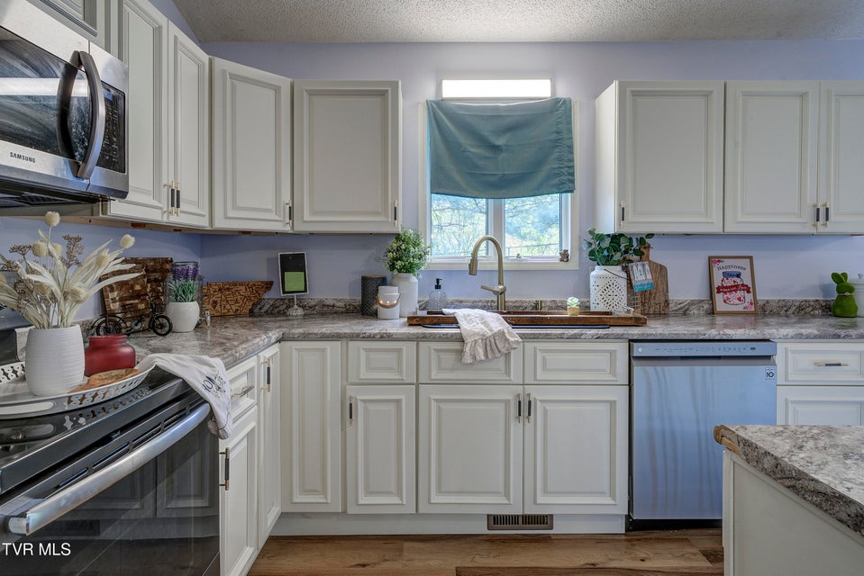 Photo #9: 4105 Bradford Lane