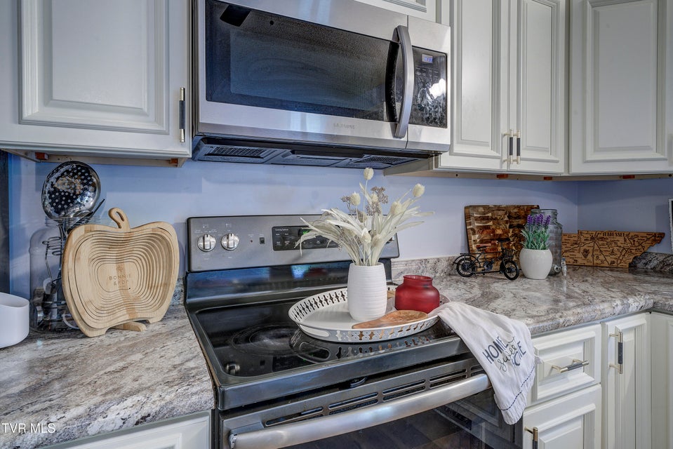Photo #10: 4105 Bradford Lane