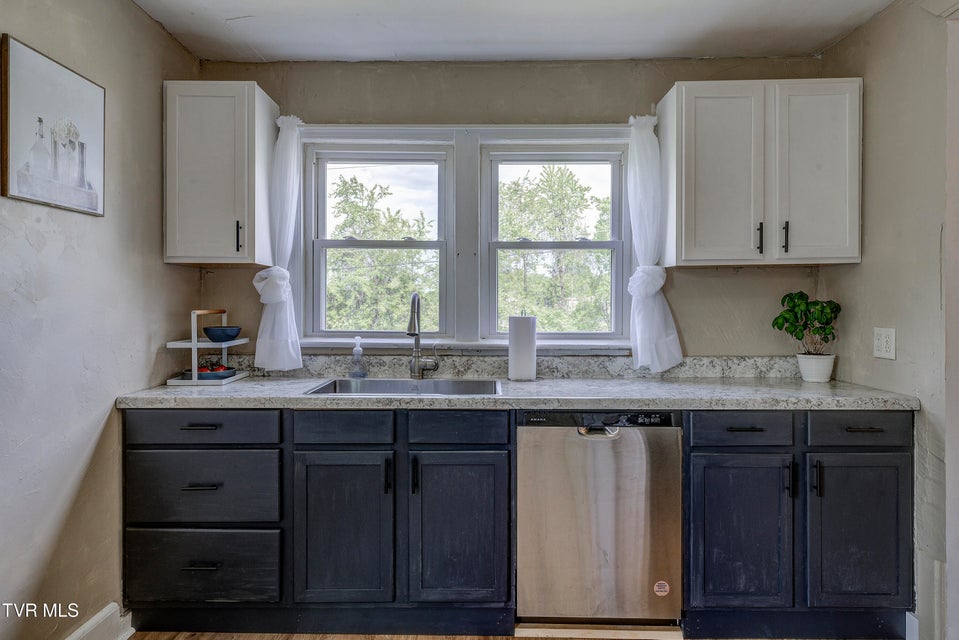 Photo #11: 1225 Shelby Street