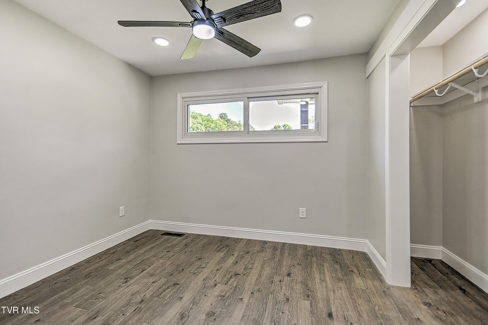Photo #32: 305 Blue Bonnet Drive