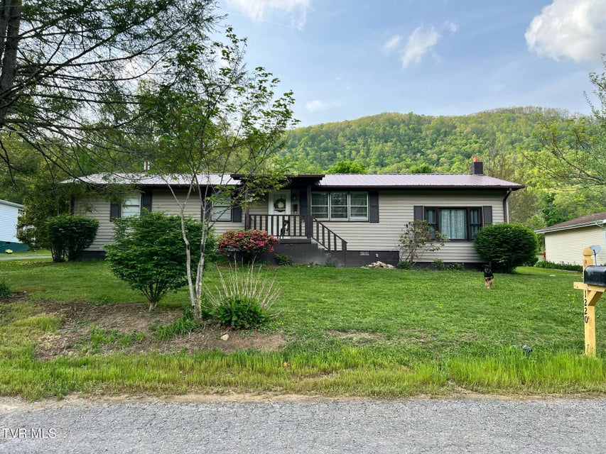 Photo #2: 1220 2nd Avenue