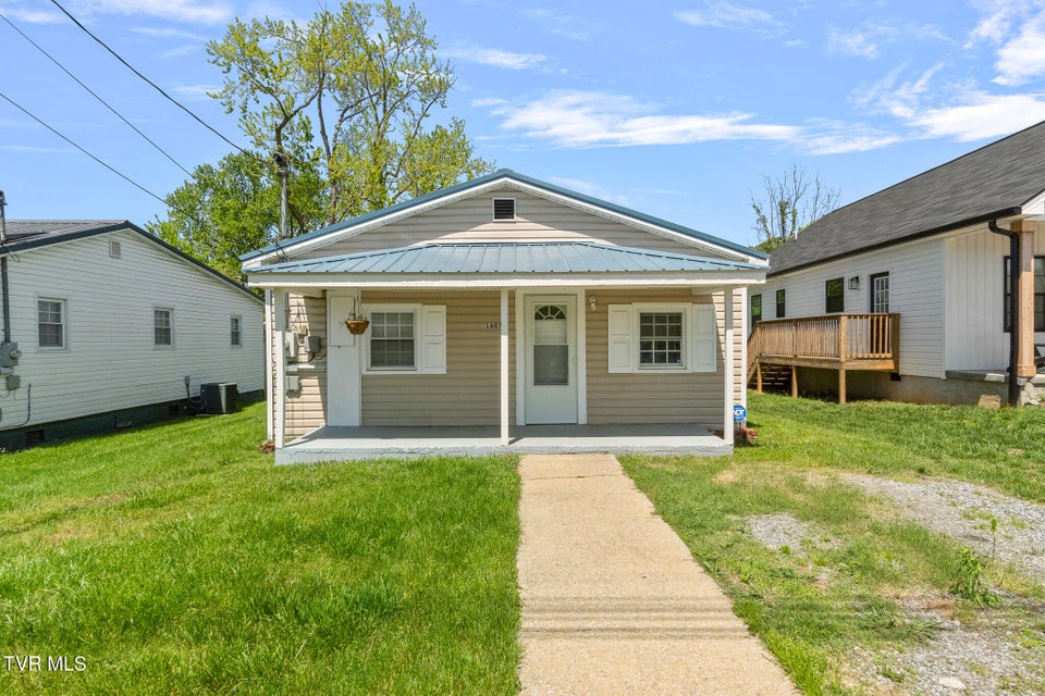 Photo #2: 1607 E. Millard Street