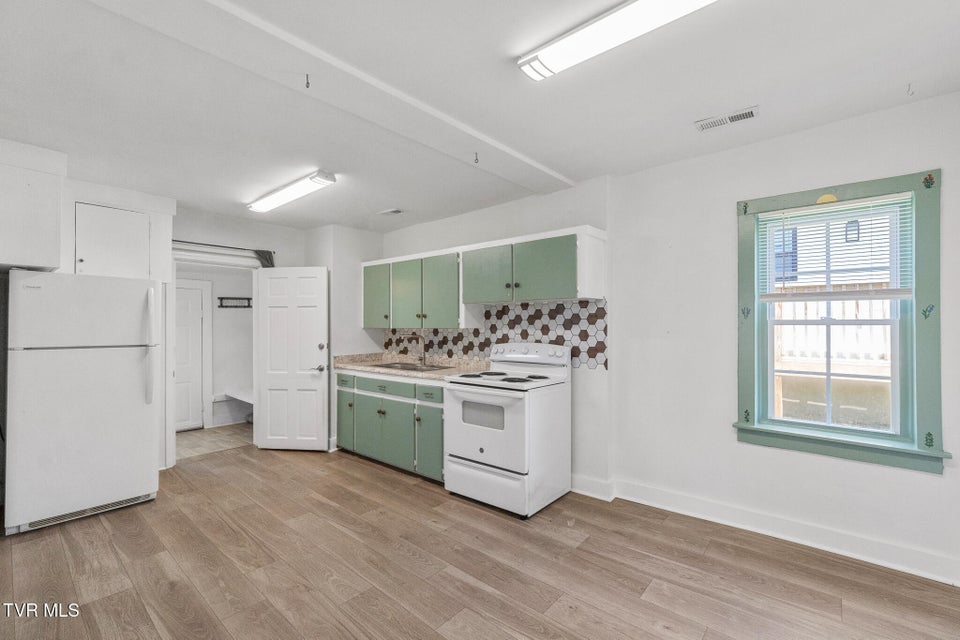 Photo #5: 1607 E. Millard Street