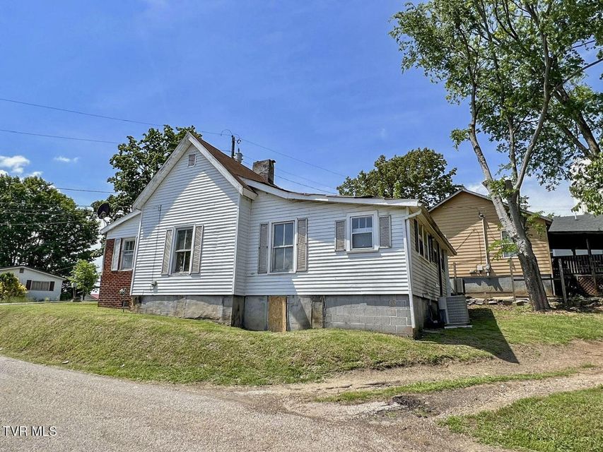 Photo #4: 1918 Williams Avenue