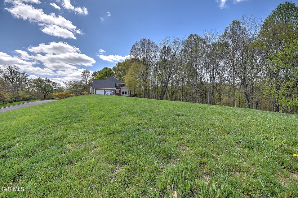 Photo #3: 106r Ridgetop Drive