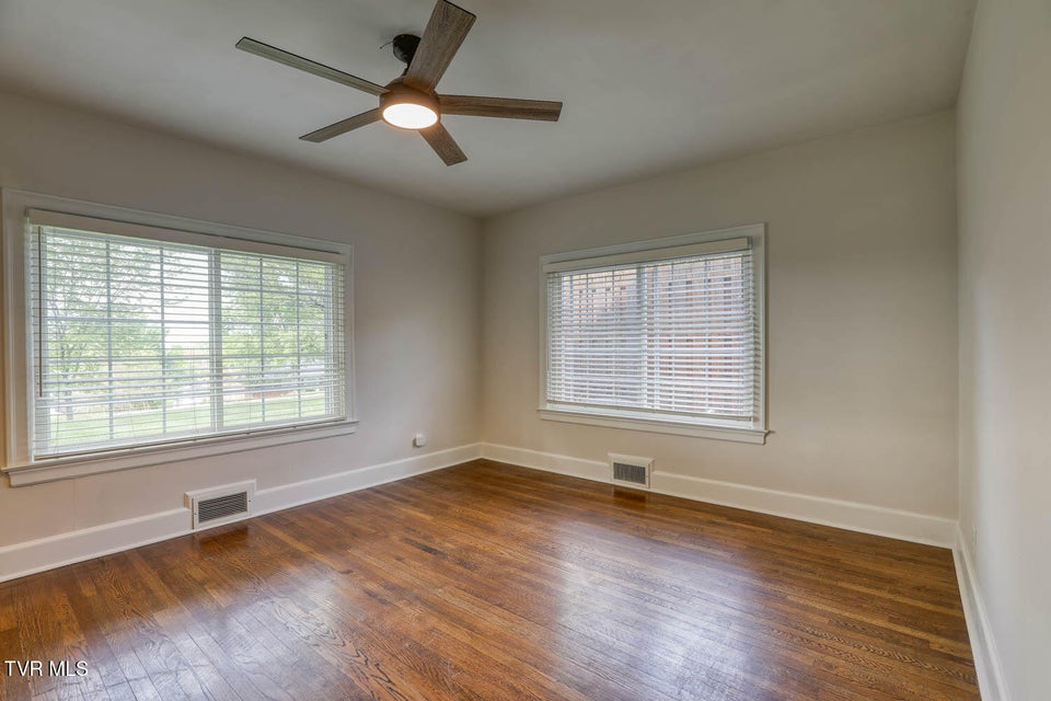 Photo #36: 1362 Watauga Street