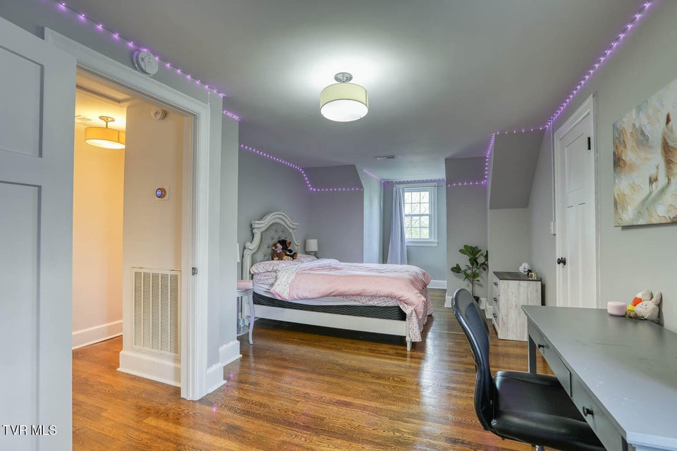 Photo #48: 1362 Watauga Street