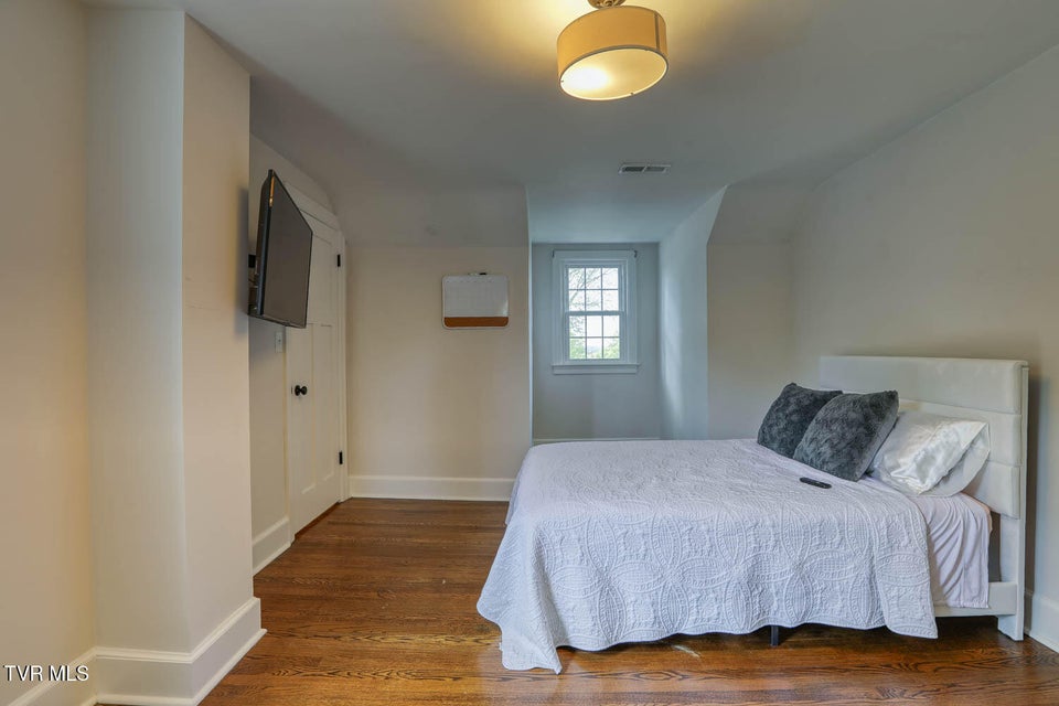 Photo #54: 1362 Watauga Street