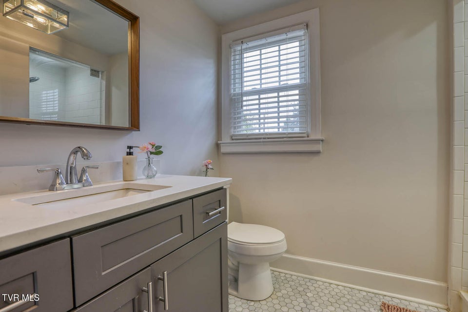 Photo #63: 1362 Watauga Street