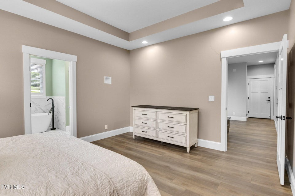 Photo #21: 14737 Washington Way