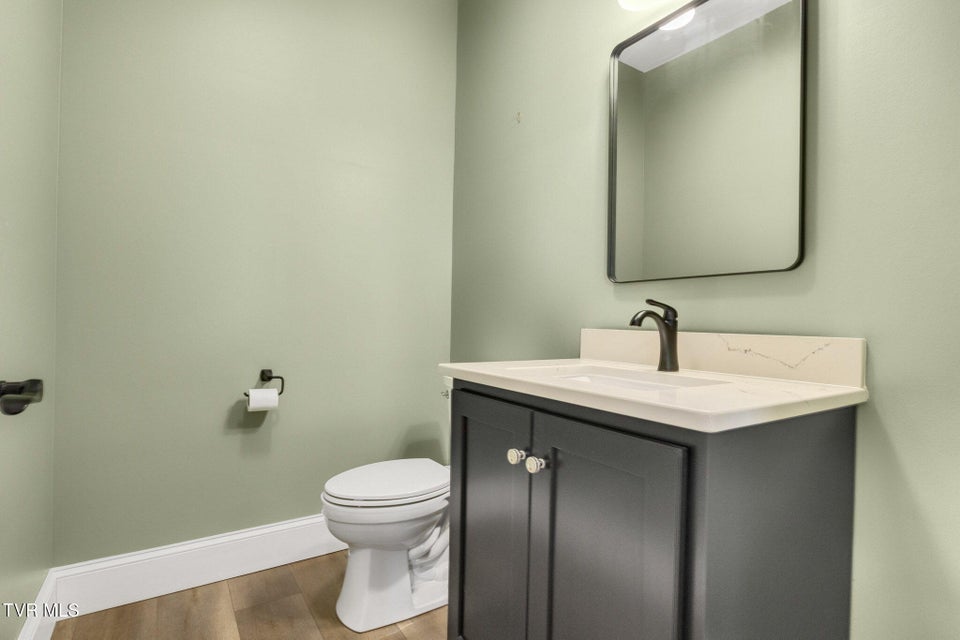 Photo #26: 14737 Washington Way