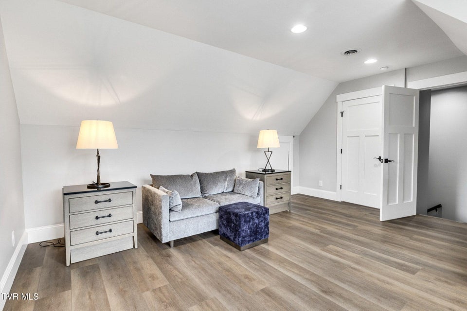Photo #32: 14737 Washington Way