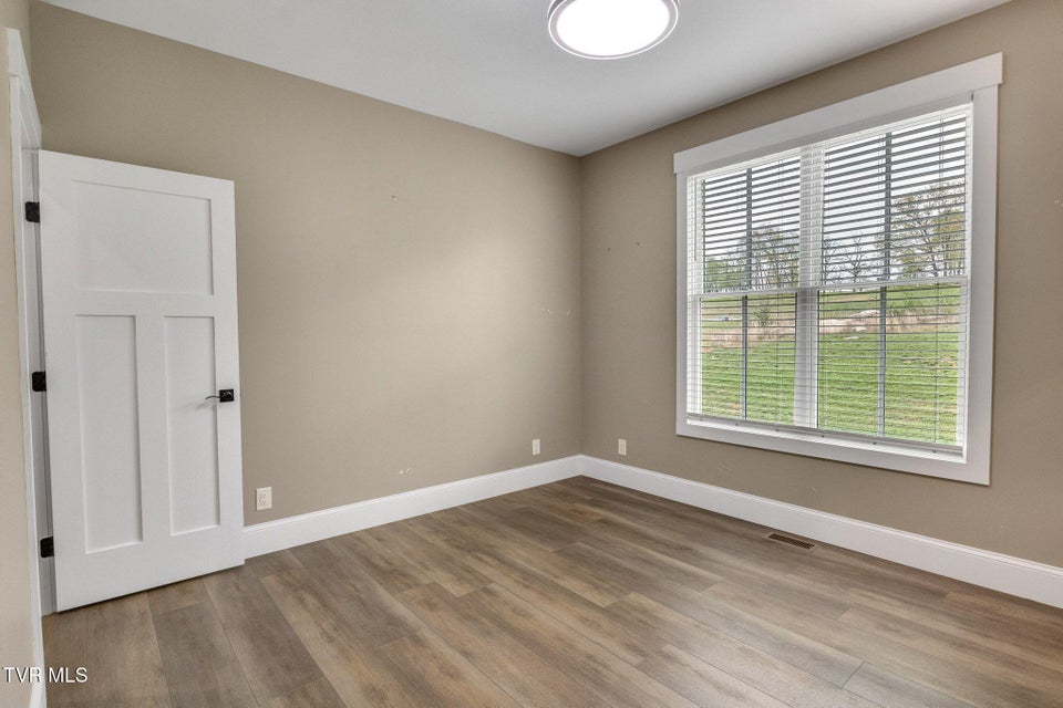 Photo #41: 14737 Washington Way