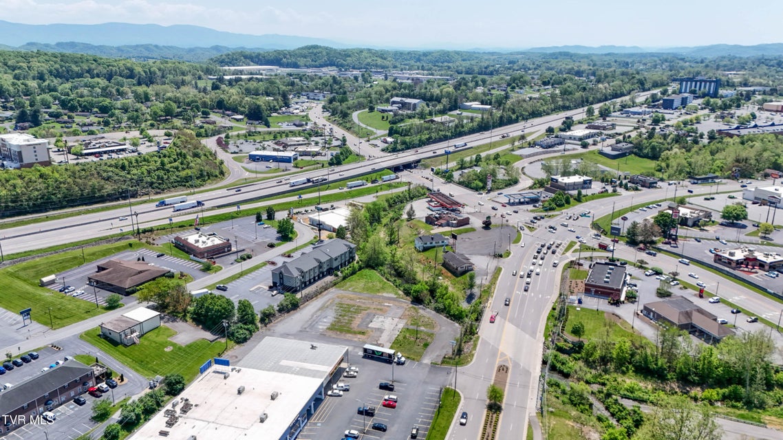 Photo #18: 3323 Lee Highway