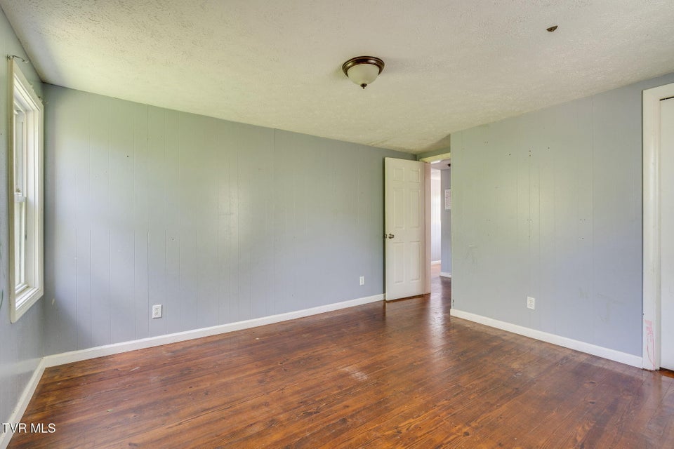 Photo #18: 1689 Jefferson Avenue
