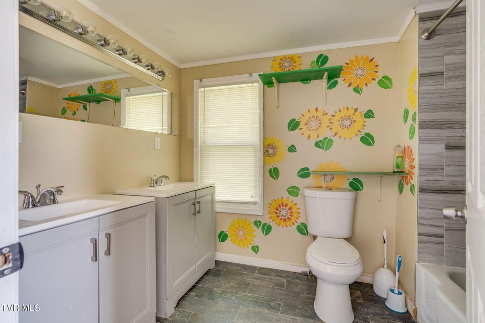 Photo #19: 1689 Jefferson Avenue