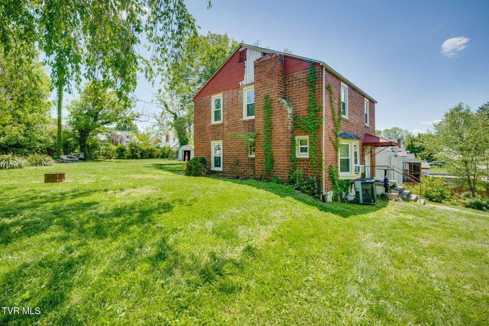 Photo #28: 1689 Jefferson Avenue