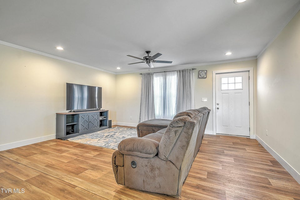 Photo #10: 16618 Singingwood