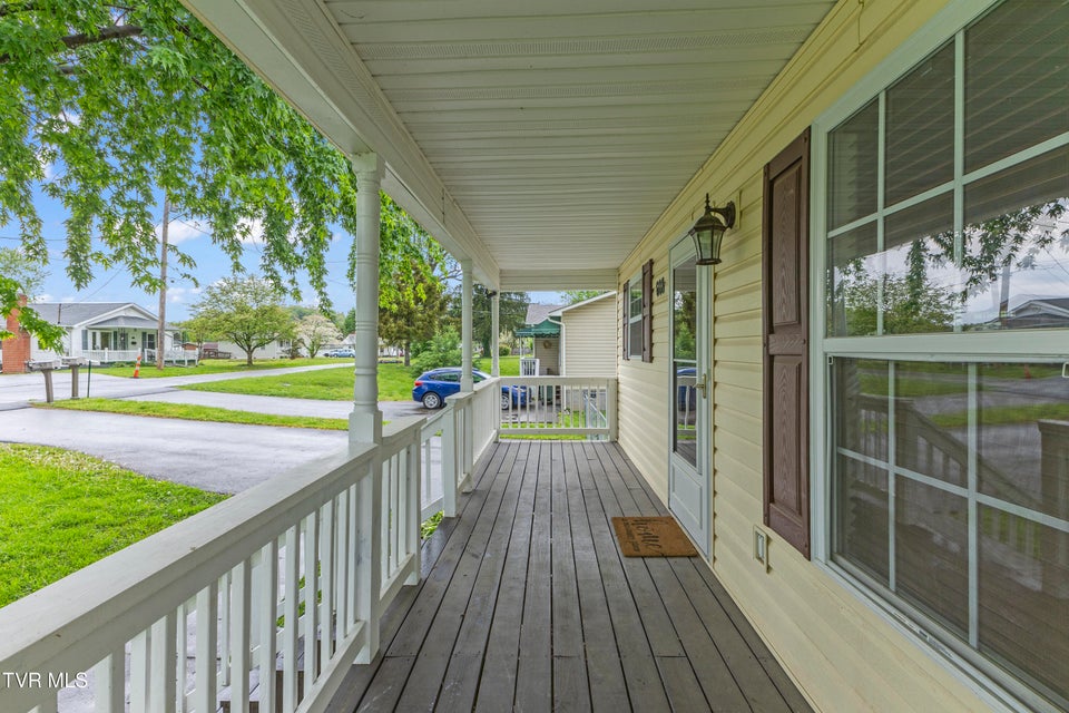 Photo #6: 608 Walnut Street