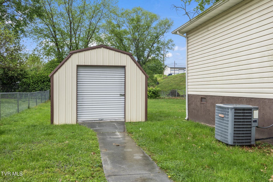 Photo #21: 608 Walnut Street
