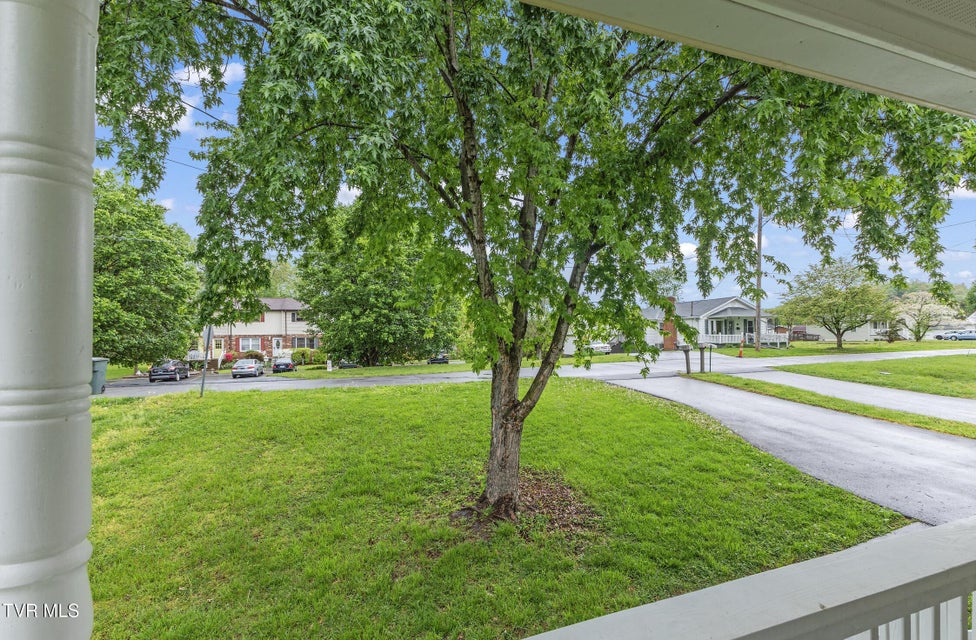 Photo #7: 608 Walnut Street