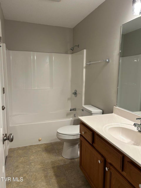 Photo #15: 608 Walnut Street