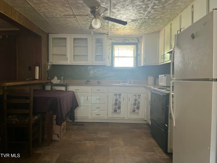 Photo #11: 561 Manville Road